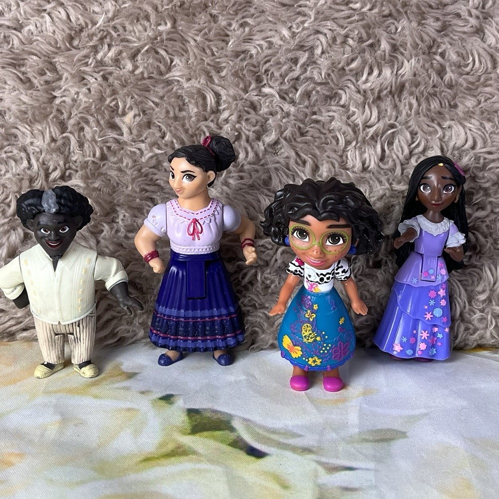Disney Encanto Madrigal Figure Lot of 4 Mirabel Bruno Isabella Luisa Caketoppers